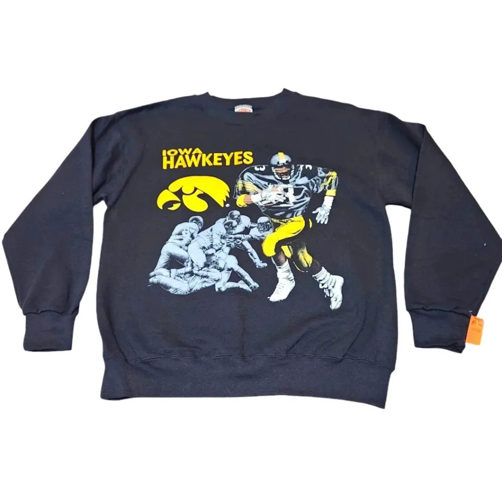 Vintage Nutmeg Mills Iowa Hawkeyes Sweatshirt Football Graphic Black Size M